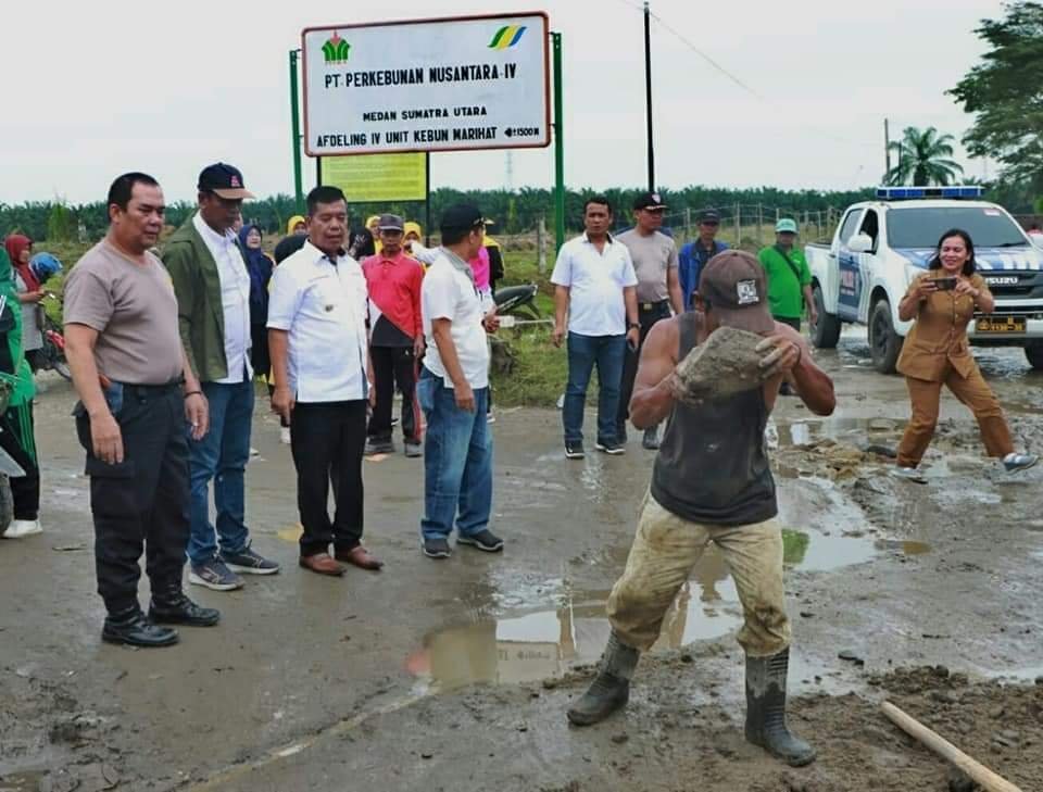Bupati Simalungun Apresiasi Giat Haroan Bolon Masyarakat Tanah Jawa Dan Hatonduhan
