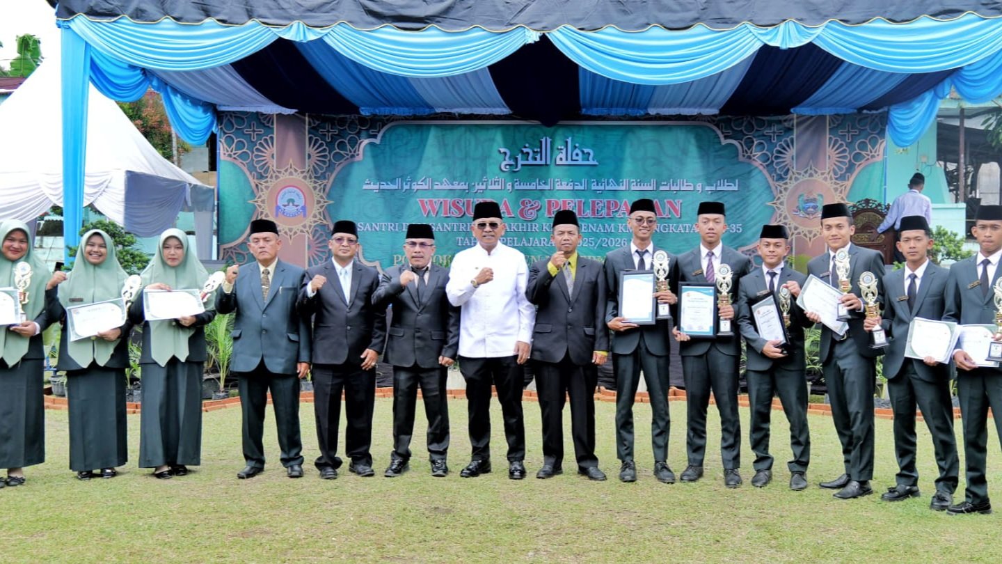 Bupati Simalungun Hadiri Wisuda Santri Ponpes Modern Al-Kautsar, Dorong Lahirnya Generasi Masa Depan Cerdas Secara Intelektual