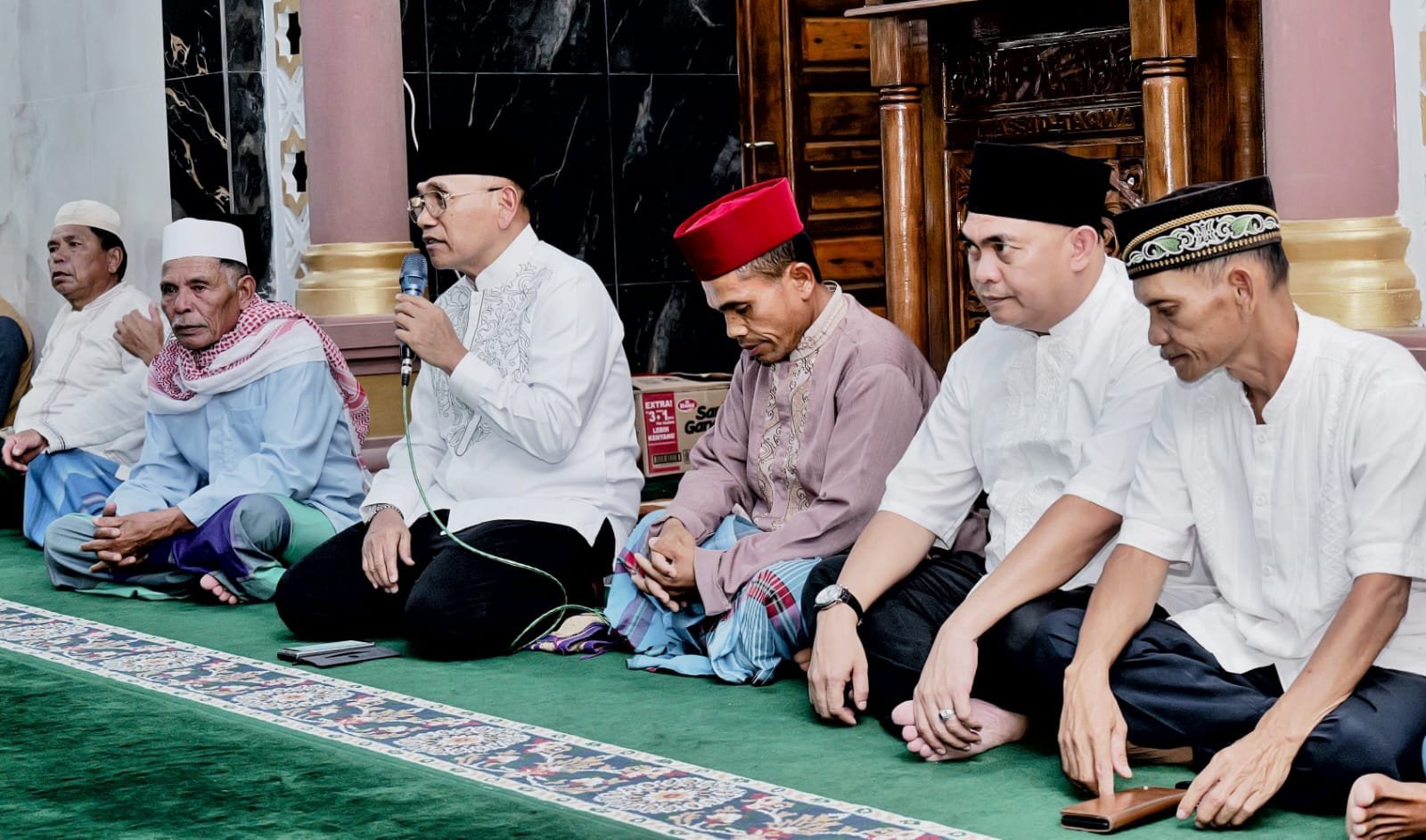Silaturahmi dengan Masyarakat Nagori Limag dan Shalat Tarawih Bersama, Bupati Simalungun Ajak Masyarakat Perbaiki Diri