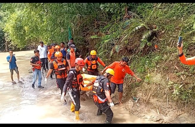 Tiga Hari Pencarian, Siswa SD Asal Sinaksak Ditemukan dalam Kondisi Meninggal Dunia