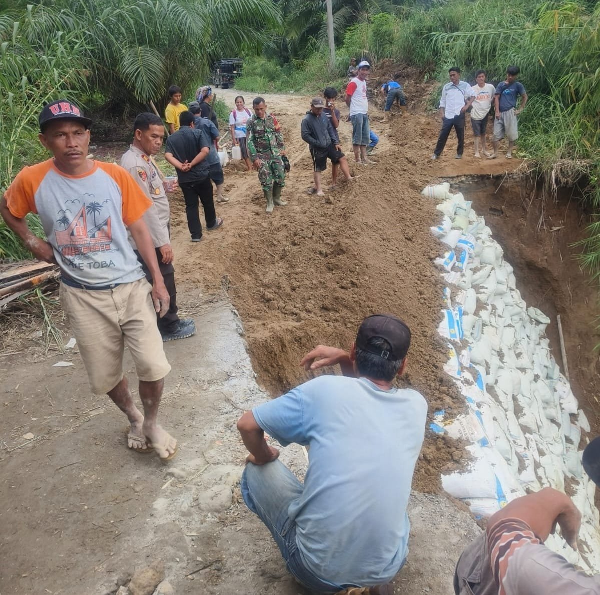 Respons Cepat Pemkab Simalungun Atasi Putusnya Jalan Raya–Raya Kahean