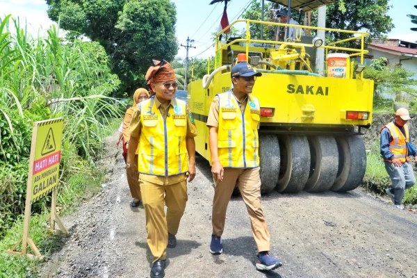 Bupati Simalungun Tinjau Pengaspalan Ruas di Kecamatan Gunung Maligas, Pastikan Infrastruktur Berkualitas