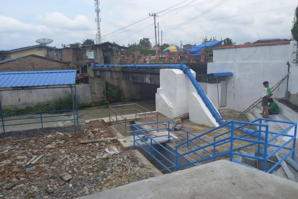 Kedai Kopi Jembatan Merah, Ngopi Sembari Menikmati Suasana Alam Di Pinggir Sungai
