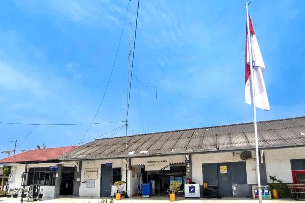 Stasiun Padang Halaban Labuhanbatu Utara Bertahan 9 Dekade, KAI Catat 11.365 Penumpang dan Jejak Logistik Sawit hingga Wisata Lorong Negeri