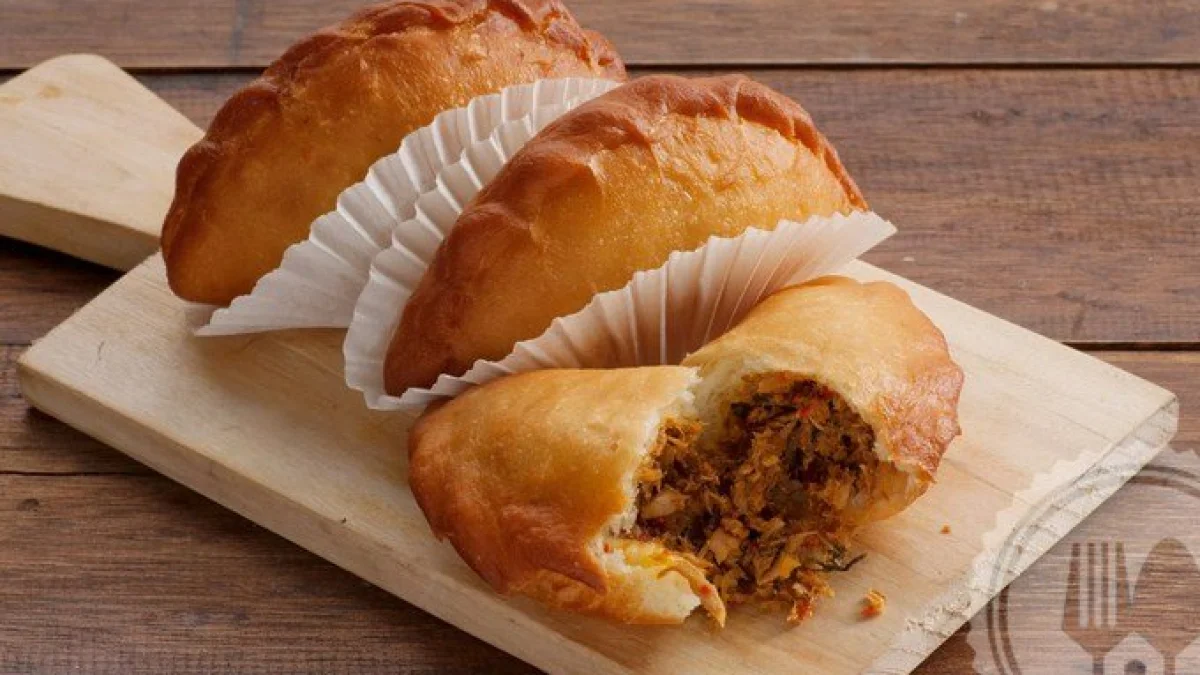 Resep dan Cara Membuat Panada Pedas Isi Ikan Khas Manado