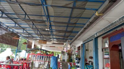 Kedai Kopi Jembatan Merah, Ngopi Sembari Menikmati Suasana Alam Di Pinggir Sungai