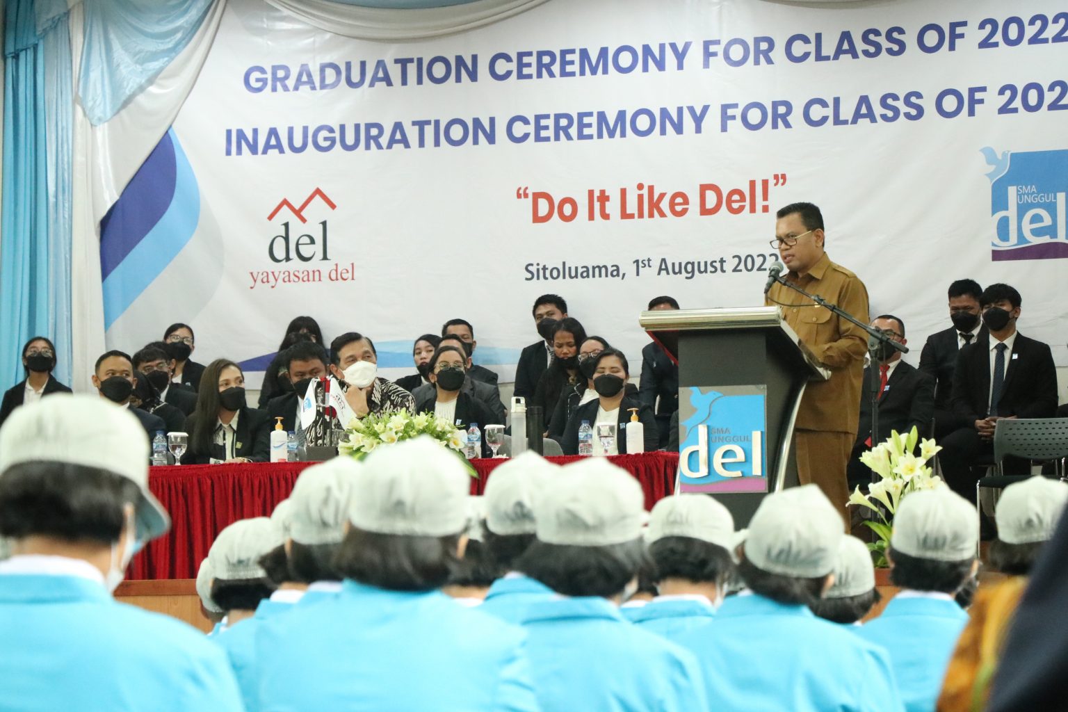 Bupati Toba Hadiri Wisuda Angkatan VIII dan Pengukuhan Angkatan XI SMA Unggul Del