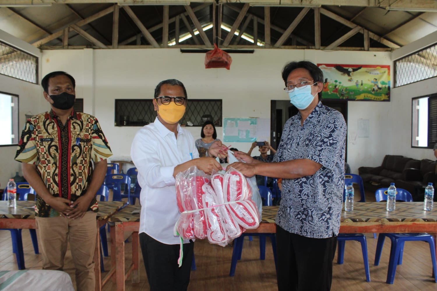 Pemerintah Kabupaten Nias Serahkan Bantuan Sosial Kepada Panti Asuhan Kinderdoff Dan Abdi Pusaka Indonesia