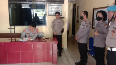 Kapolres Simalungun Sidak ke Mako Polsek Panei Tongah Pastikan Personel Tetap Sigap Melayani Masyarakat