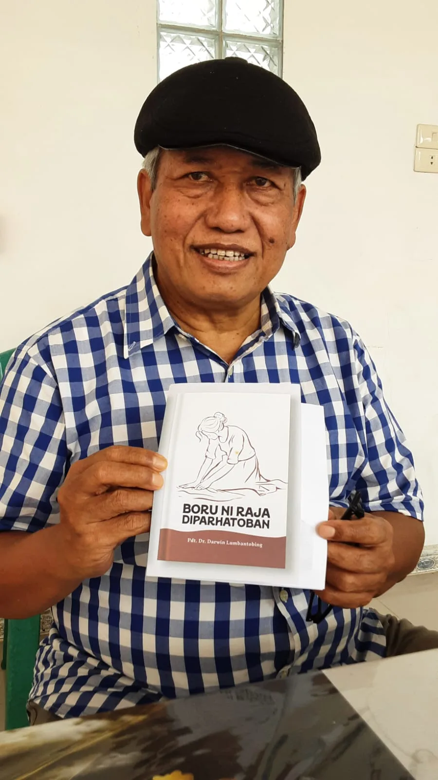 Ephorus Emeritus Pdt Dr Darwin Lumbantobing Dalam Waktu Dekat akan Menerbitkan Buku berjudul Boru Ni Raja Diparhatoban
