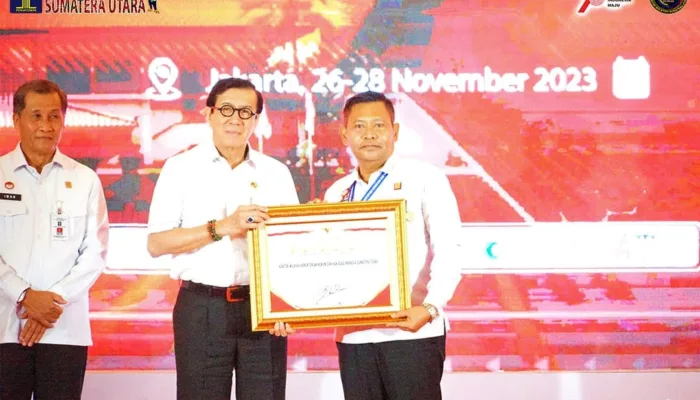 Kakanwil Sumut Terima Penghargaan Terbaik Ke-3 Kategori Pelatihan MOOC Kemenkumham Pada Rakor Evaluasi Capaian Kinerja BPSDM Kumham