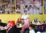 Didatangi Sekelompok Warga, Patar Luhut Panjaitan Tampung Aspirasi Warga Terkait Permasalahan di Bidang Kesehatan dan Pendidikan