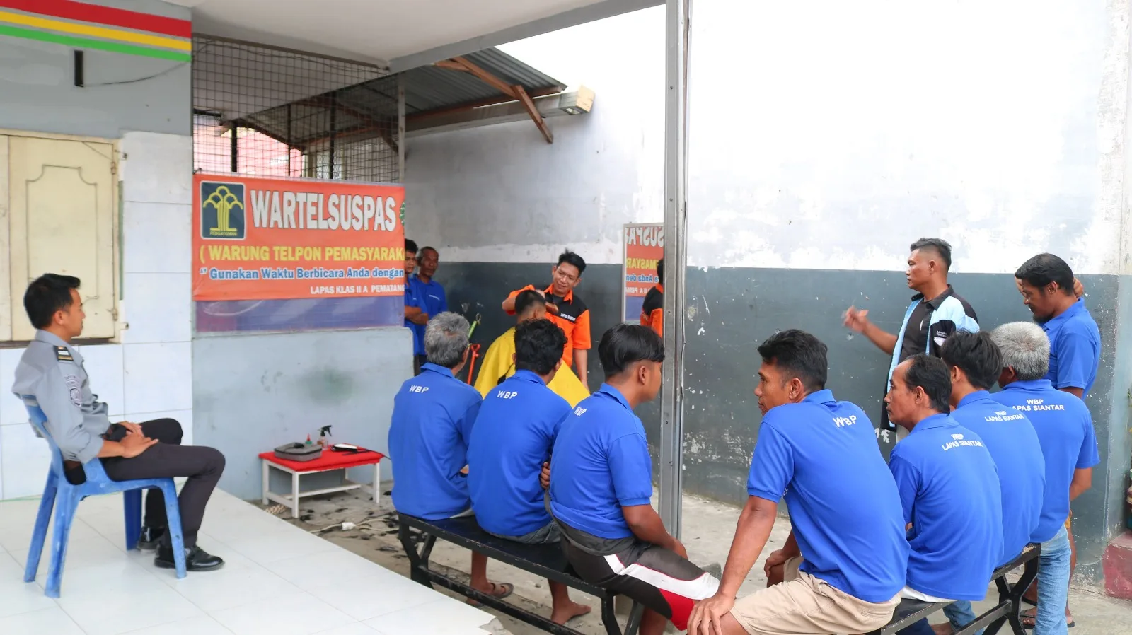 Bina Kesehehatan dan Kerapian, Lapas Kelas IIA Pematangsiantar Adakan Pangkas Ramadan untuk Warga Binaan