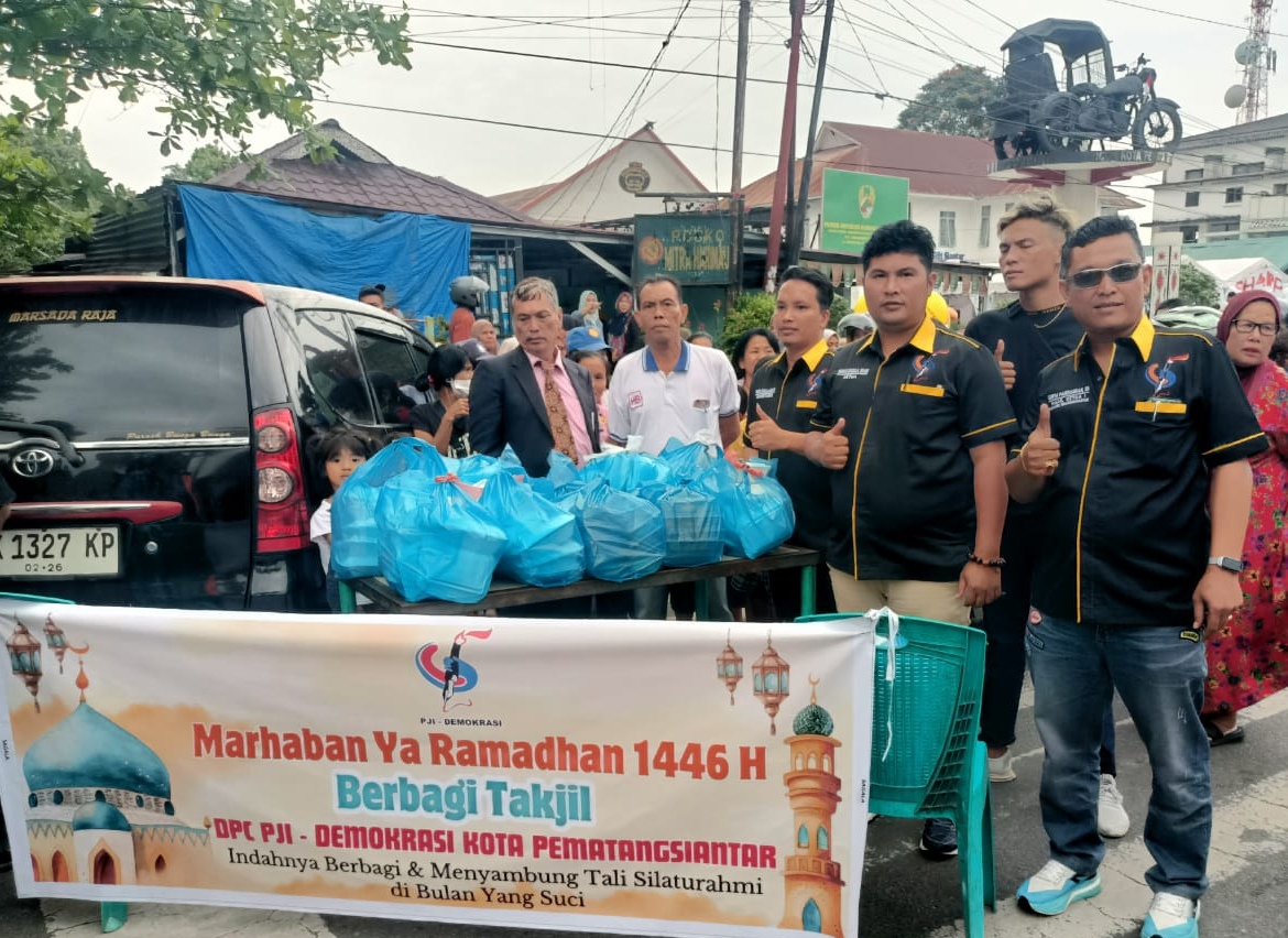 Perkumpulan Jurnalis Indonesia Kota Siantar Berbagi Takjil