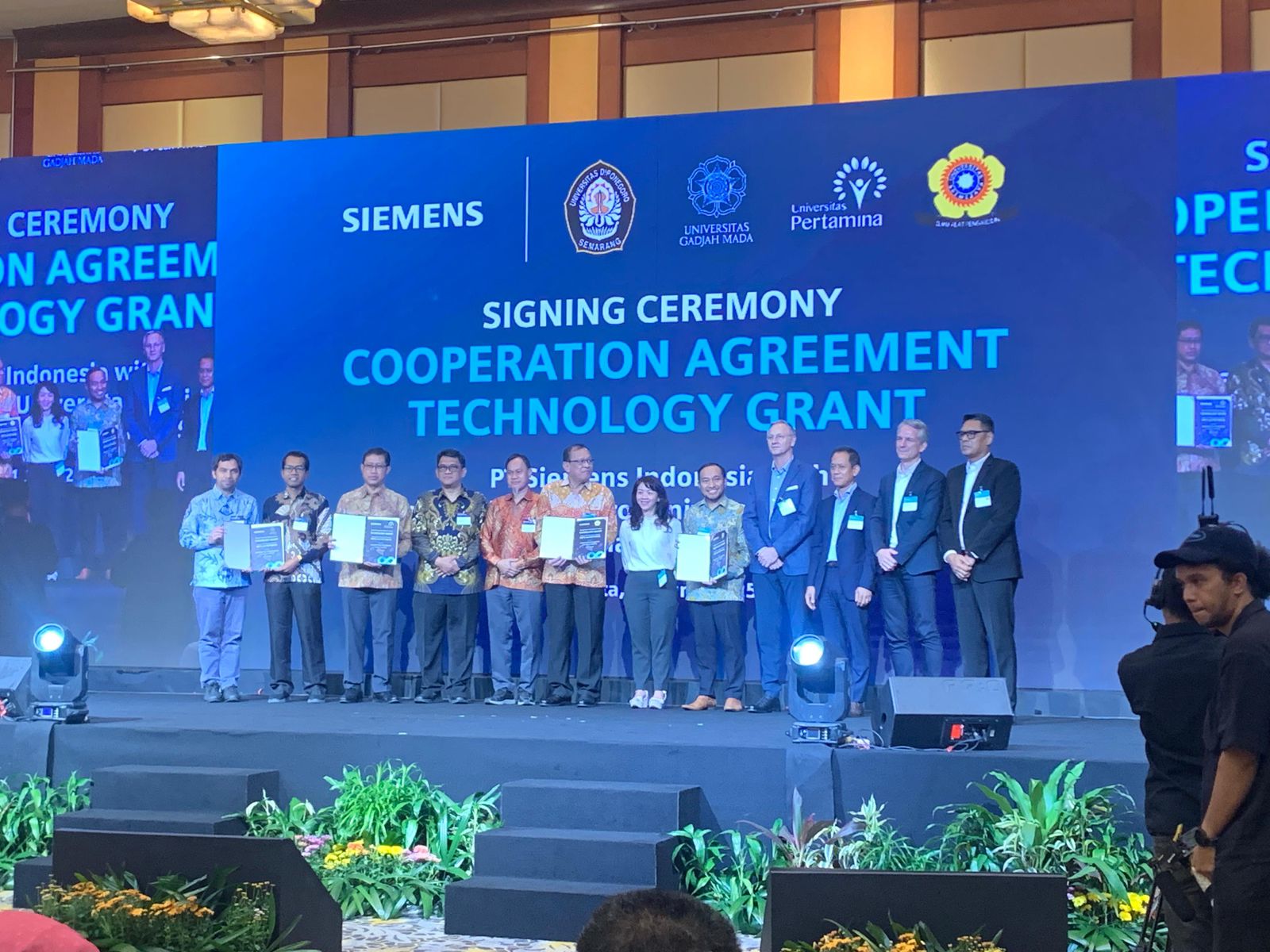 Dukung Smart Grid Nasional, Siemens Hibahkan Software Kelistrikan ke Universitas Pertamina