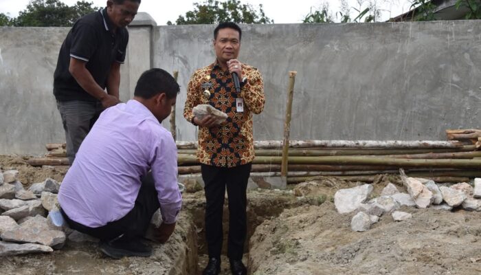 Bupati Humbahas Letakkan Batu Pertama Pembangunan Rumah Dinas Pendeta HKBP Resort Marbun Barat