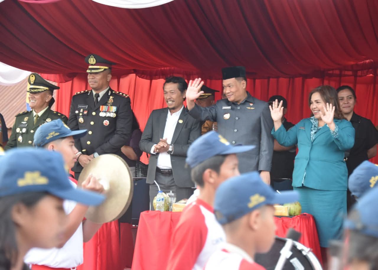 Upacara Taptu dan Pawai Obor di Kabupaten Humbang Hasundutan