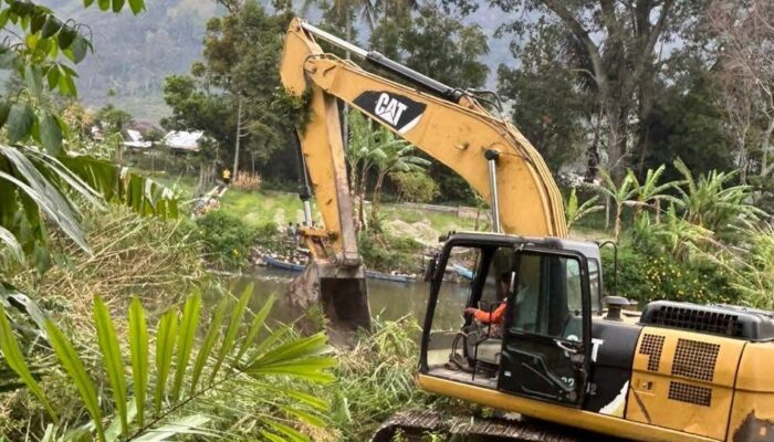 Pemkab Humbahas Laksanakan Normalisasi Sungai di Jembatan Aek Silang Desa Marbun Toruan