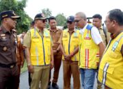 Tinjau Kegiatan Pekerjaan Jalan di Kecamatan Tapian Dolok dan Bandar Huluan, Bupati Simalungun: “Mari Bersama-sama Kita Rawat Jalan Ini”