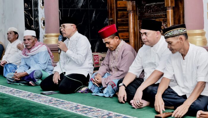 Silaturahmi dengan Masyarakat Nagori Limag dan Shalat Tarawih Bersama, Bupati Simalungun Ajak Masyarakat Perbaiki Diri