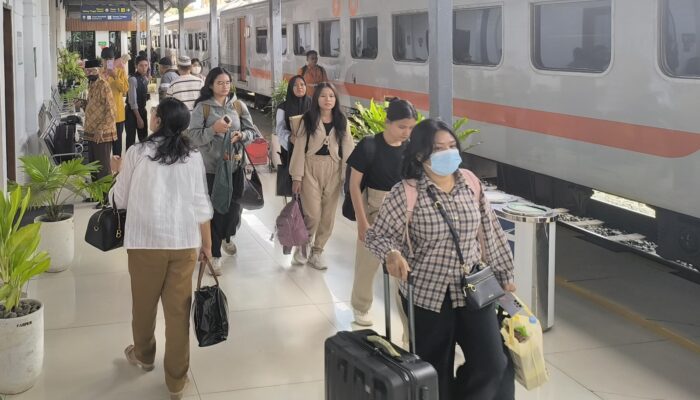 KAI Divre I Sumut Jual 72.664 Tiket Lebaran, Ribuan Kursi Terjual Lewat Promo 30 Persen