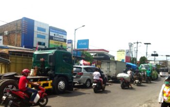 Panic Buying BBM di Siantar, Antrean SPBU Mengular hingga 1 Kilometer