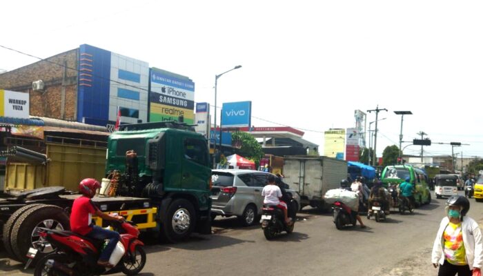 Panic Buying BBM di Siantar, Antrean SPBU Mengular hingga 1 Kilometer