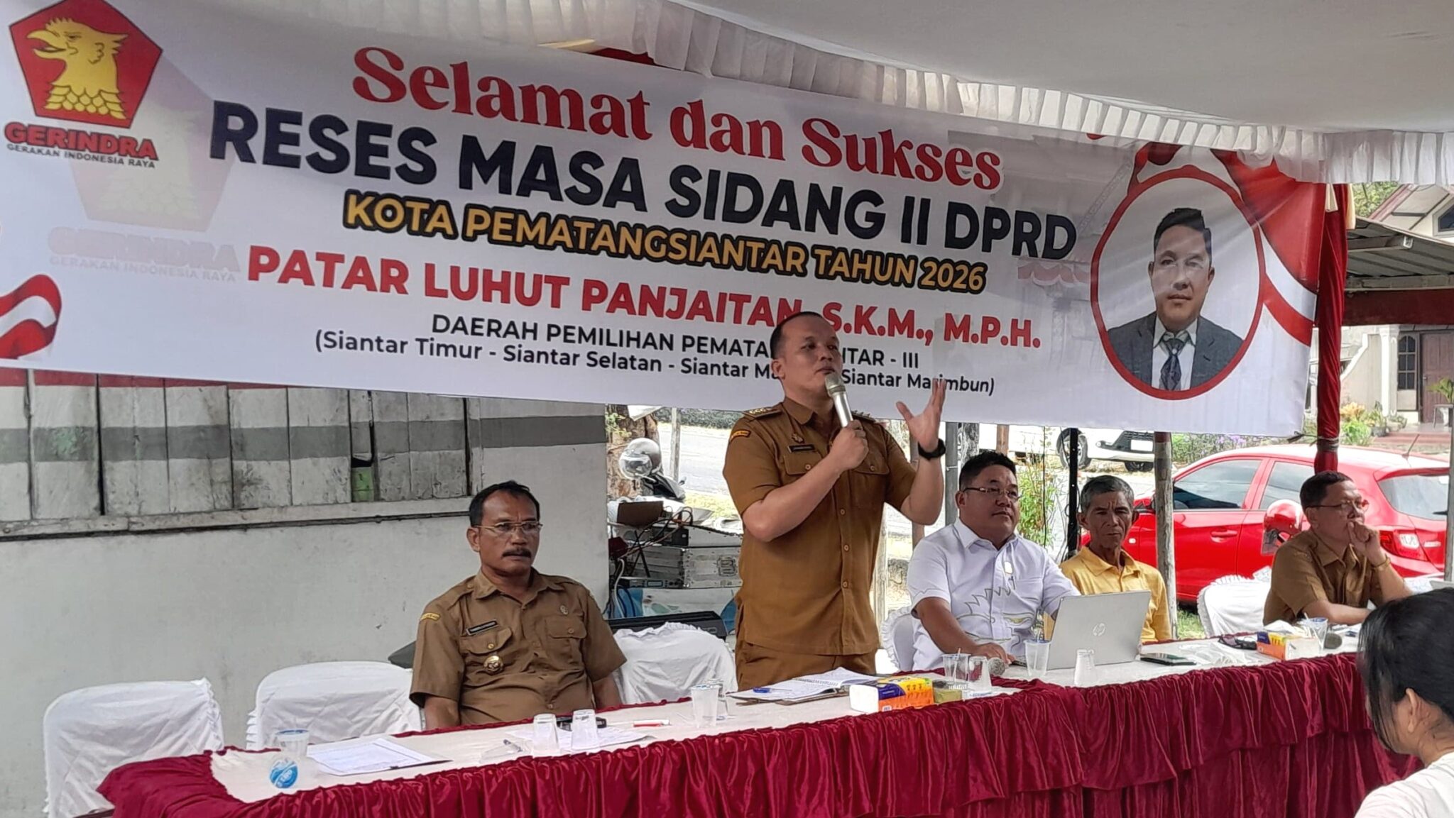 Alexandro Siahaan Jelaskan Sistem Bansos dan Persoalan Sampah saat Reses Patar Luhut Panjaitan
