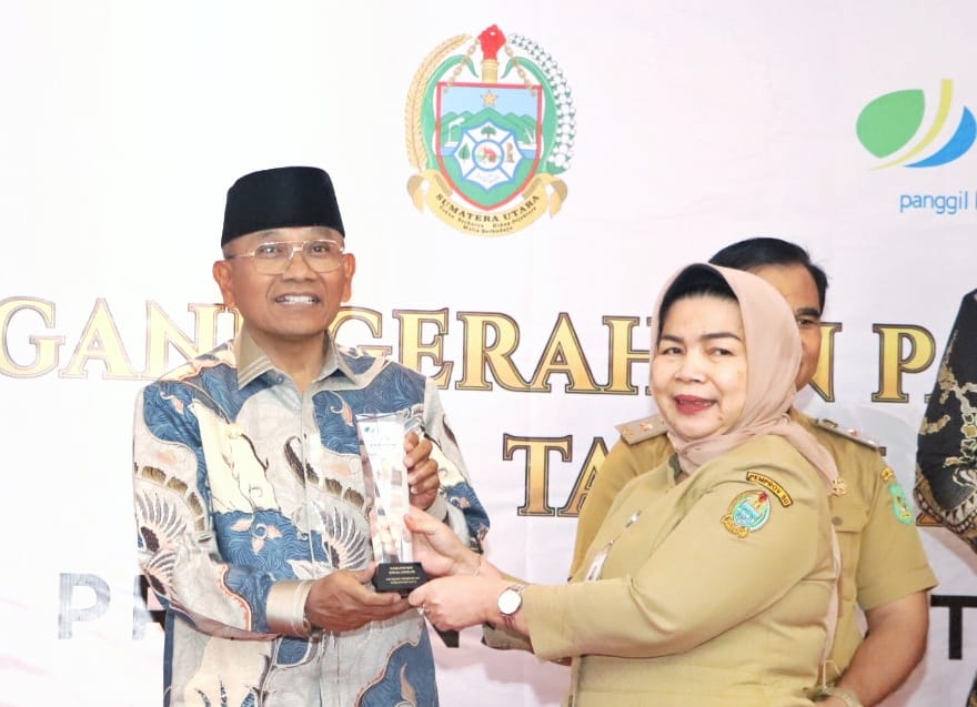 Bupati Simalungun Terima Penghargaan Paritrana Award 2025: Wujud Komitmen Dalam Memberikan Perlindungan Kepada Pekerja Rentan